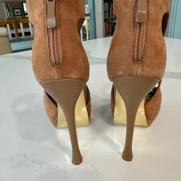 Bebe Cassandra booties.  Size 7 - Picture 13 of 14